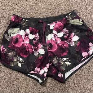 The North Face Women Run Hot Shorts Flash Dry Grape Leaf Purple Floral size XL